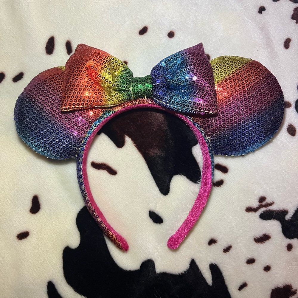 ✨DISNEY RAINBOW SEQUIN EARS✨